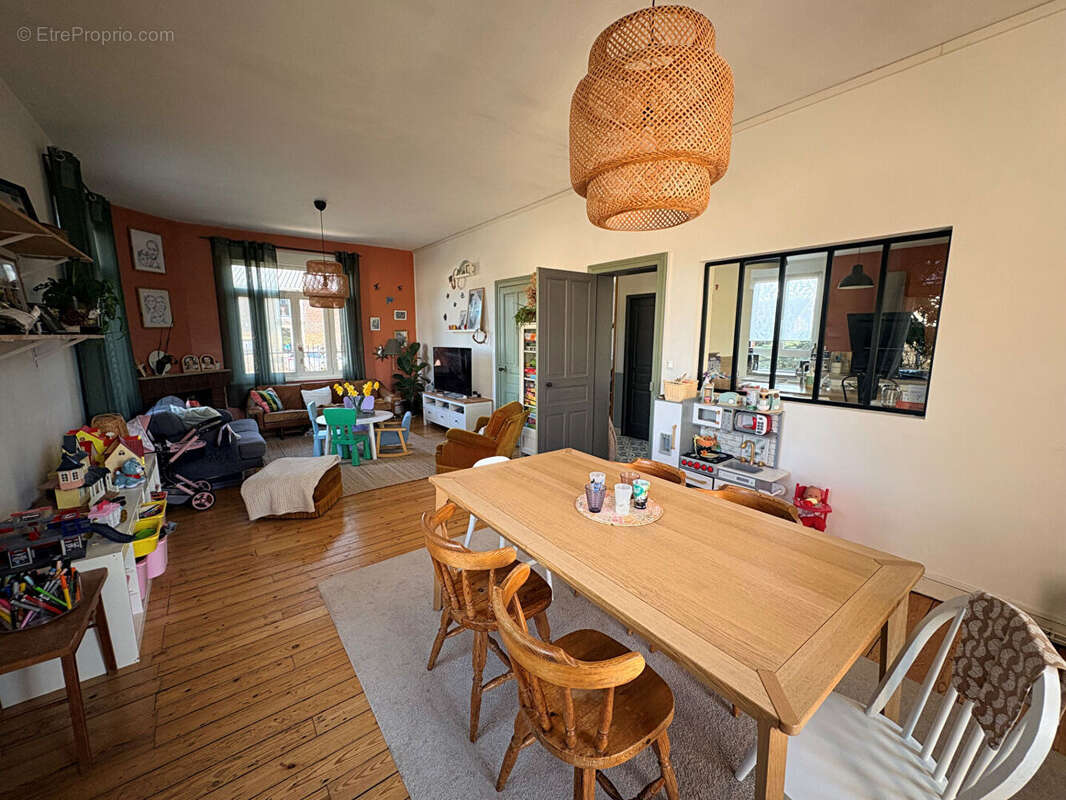 Maison à MOY-DE-L'AISNE