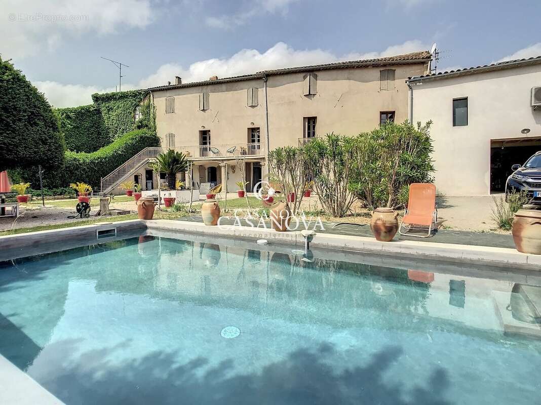 Charme & authenticité ! BATISSE de CARACTERE datant de 1789 proposant 350 m² avec jardin et piscine. Idéale pour un PROJET D'ACC - photo 14