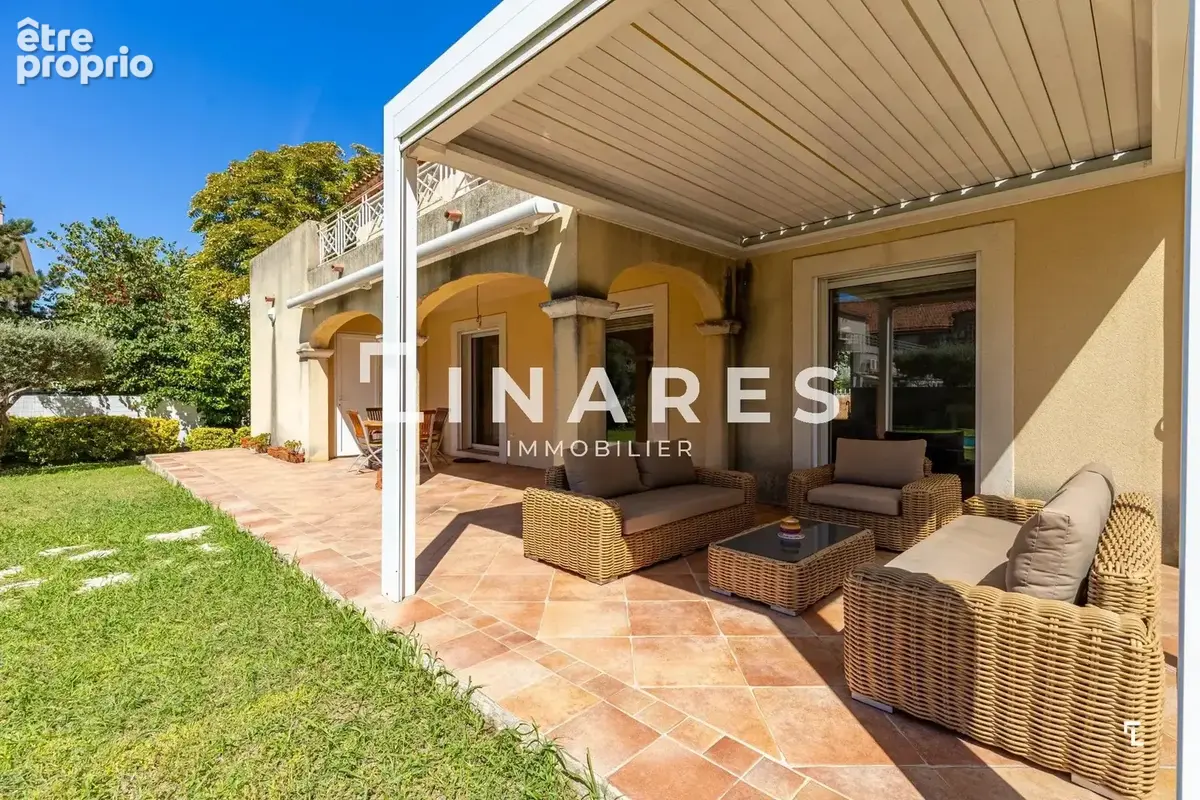 LA FAMILIALE - Maison T7 de 202m2 - Terrasses - Piscine - Garage - 13009 Sainte-Marguerite - photo 14