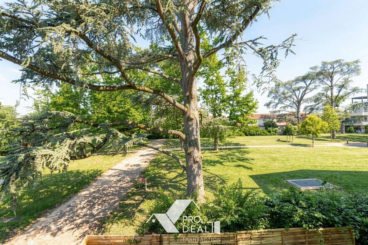 Appartement 84 m² à Meyzieu  - photo 6