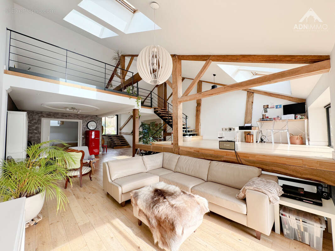 Maison à PERON