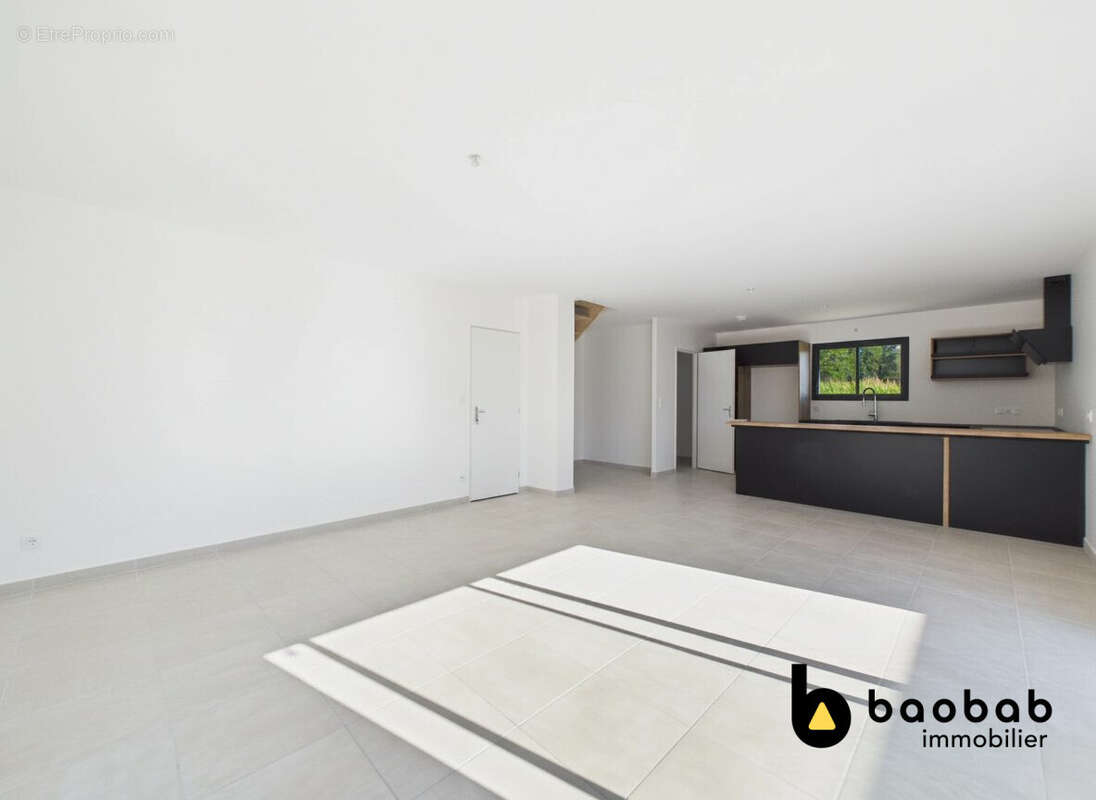Maison 100 m² à Voglans  - photo 9