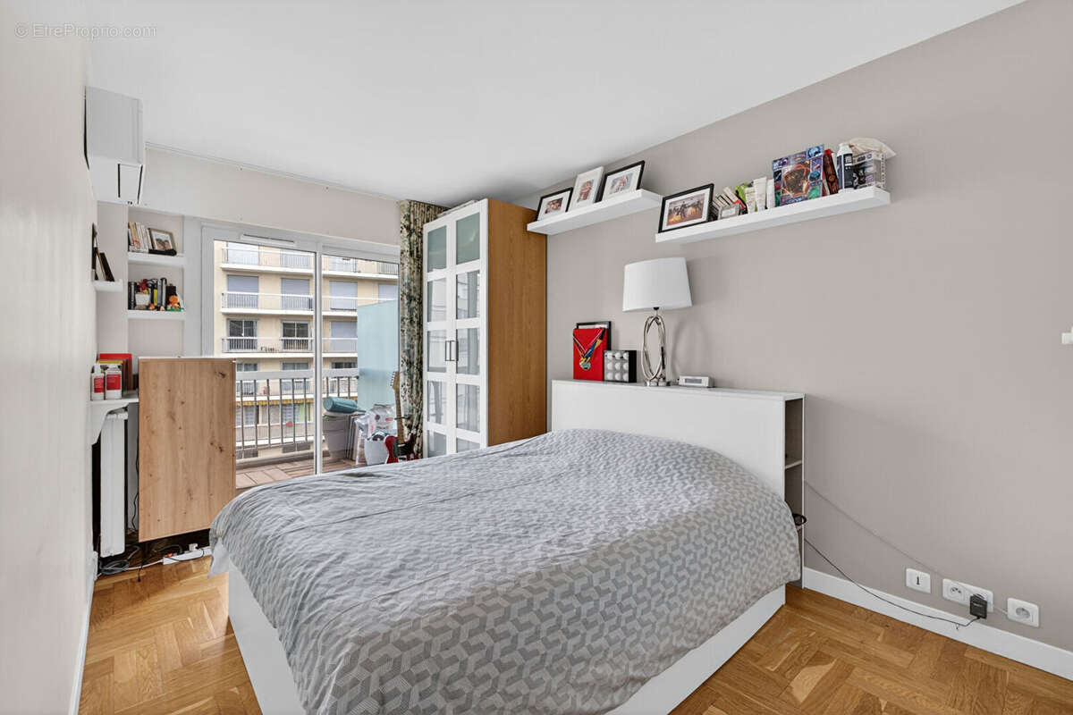 Appartement à PARIS-15E