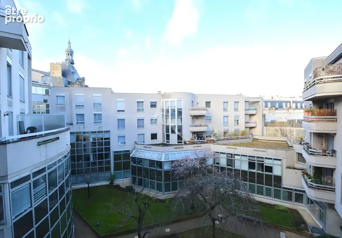 Spacieux trois pièces quartier mairie - photo 6