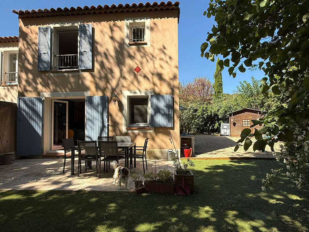 Maison à LA ROQUE-D'ANTHERON