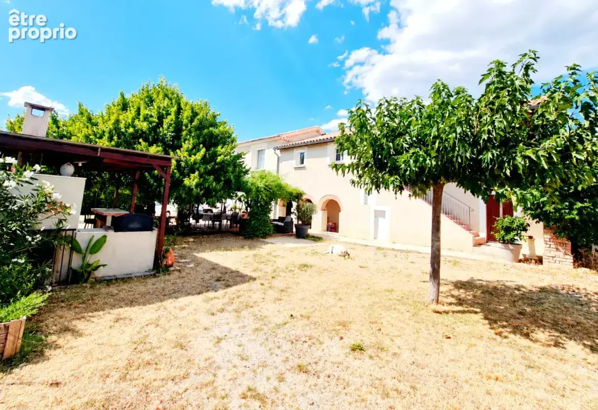 Maison à SAINT-JULIEN-LES-ROSIERS