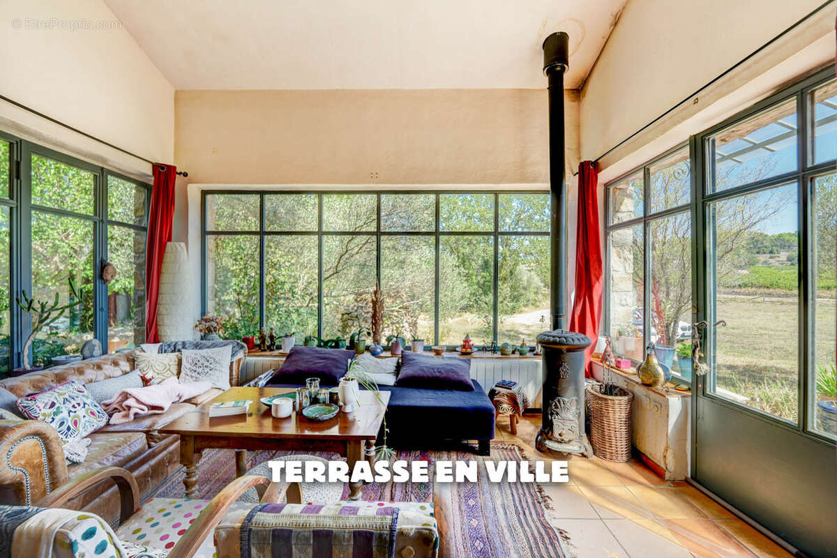 Maison à ENTRECASTEAUX