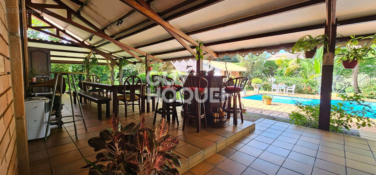 Maison à REMIRE-MONTJOLY