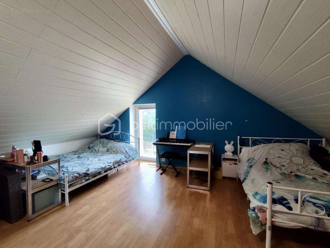 Maison à LA ROCHE-EN-BRENIL