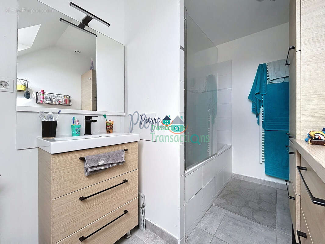 Maison à SAINT-ROMAIN-DE-COLBOSC