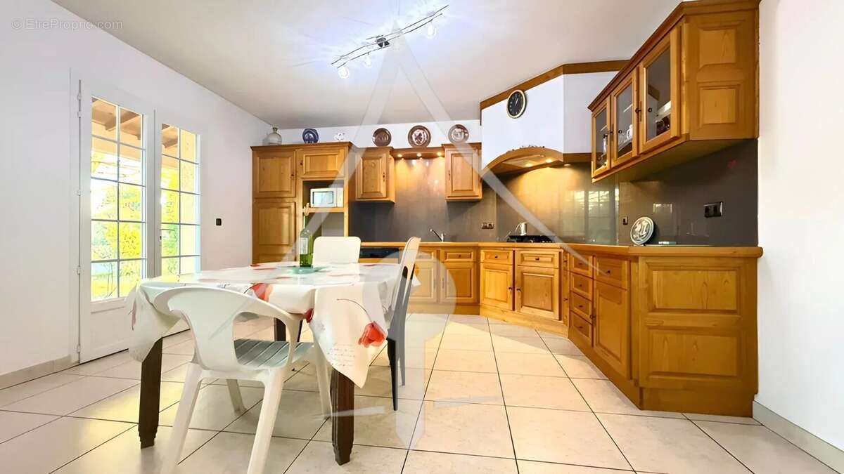 Maison à LAVERNOSE-LACASSE