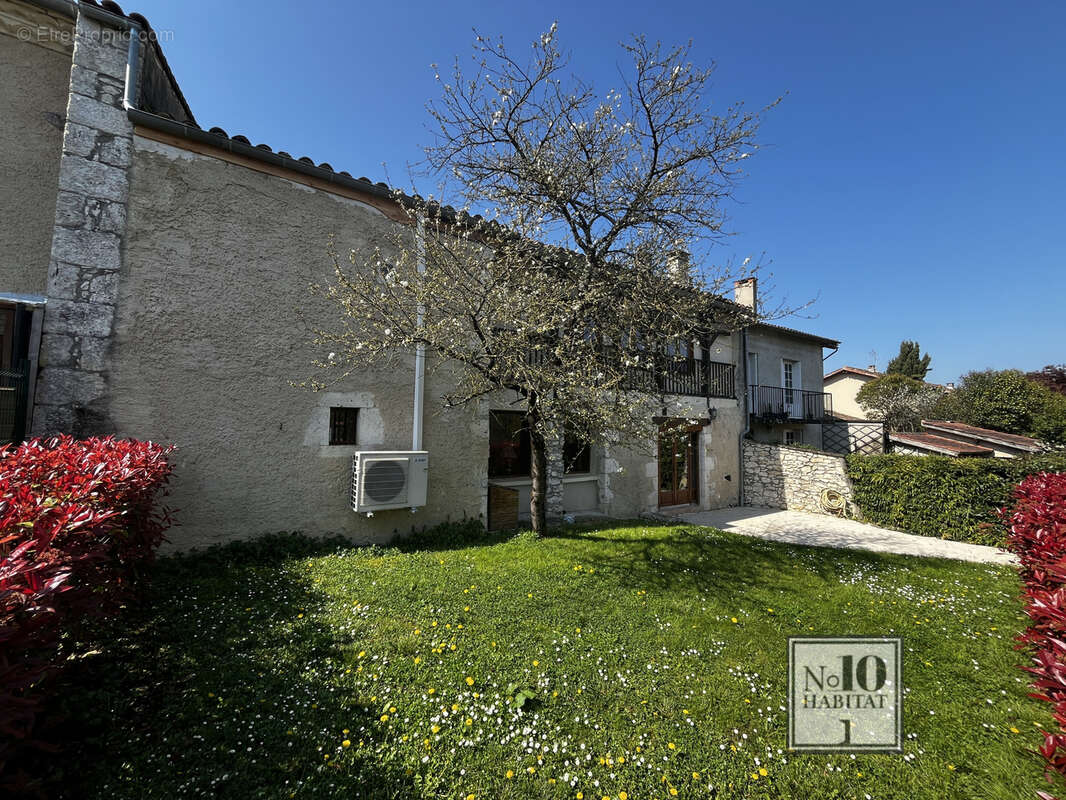 Maison à MAUVEZIN