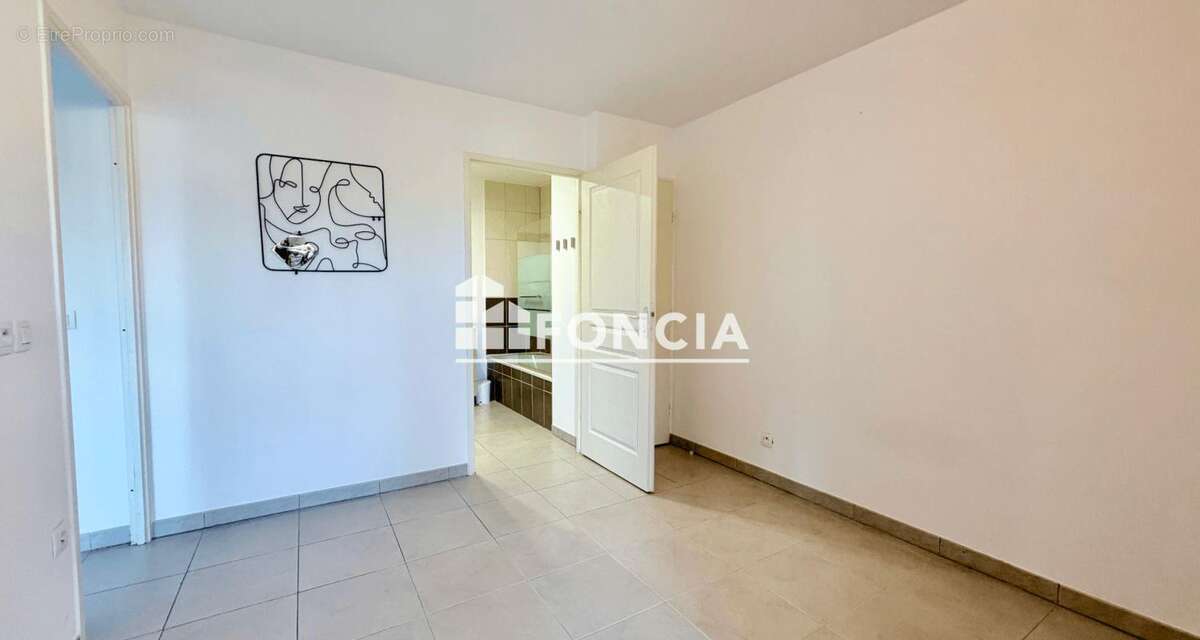 Appartement à COGOLIN