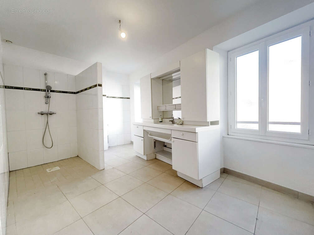 Maison à ESPALY-SAINT-MARCEL