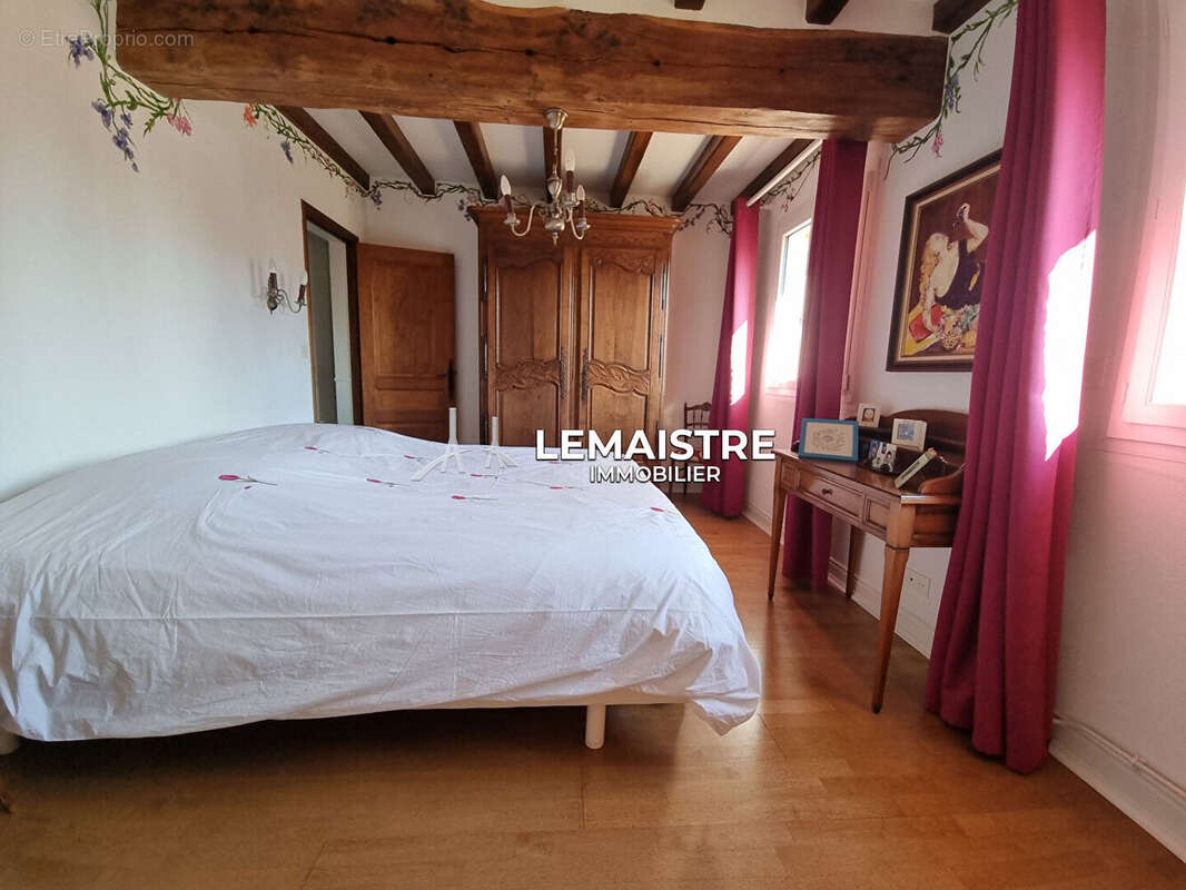 Maison a vendre - a 3 minutes st-romain - 204 m² - 5 chambres - garage dependance - photo 8