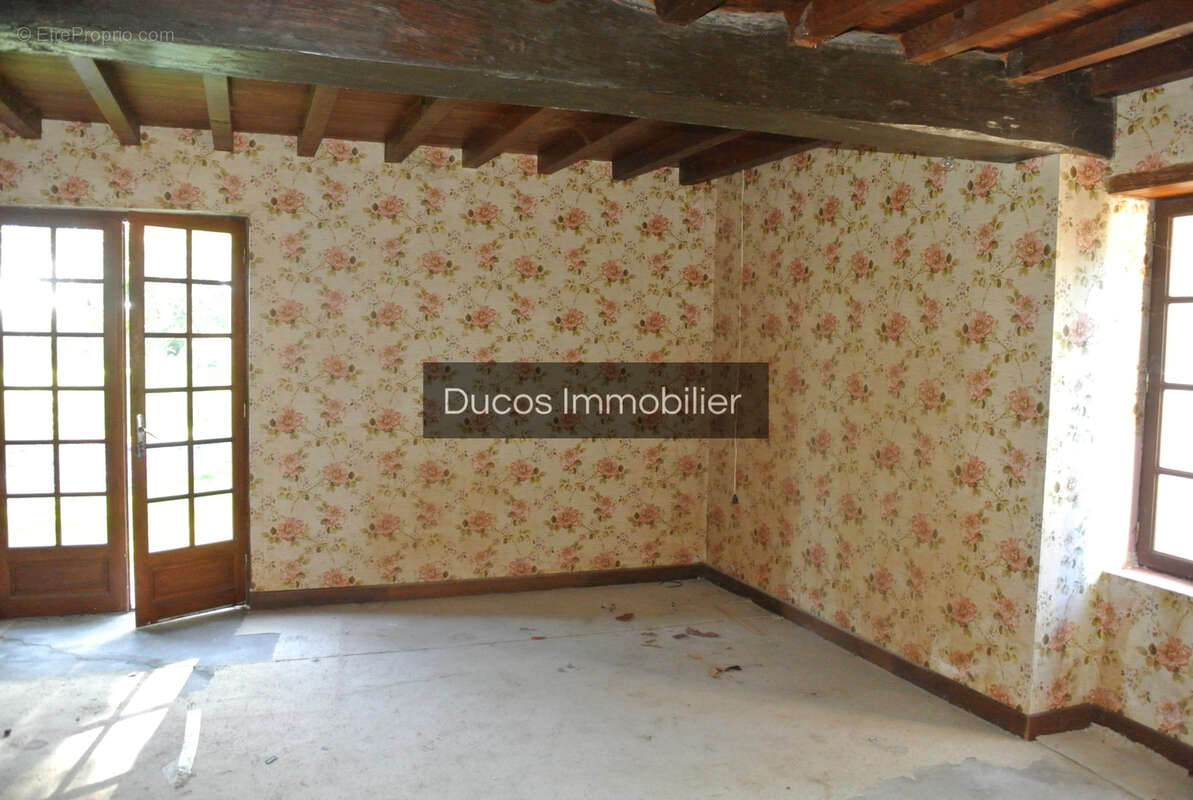 Maison à VIRAZEIL
