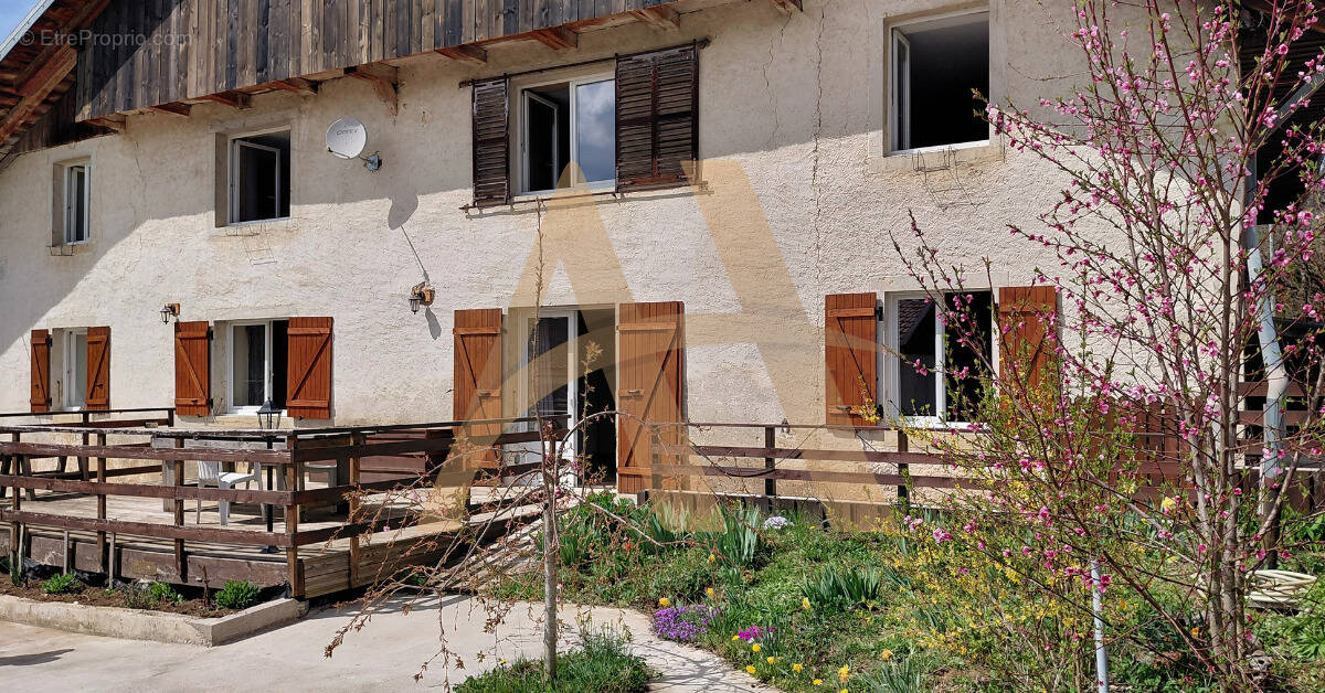 Maison à GUYANS-VENNES