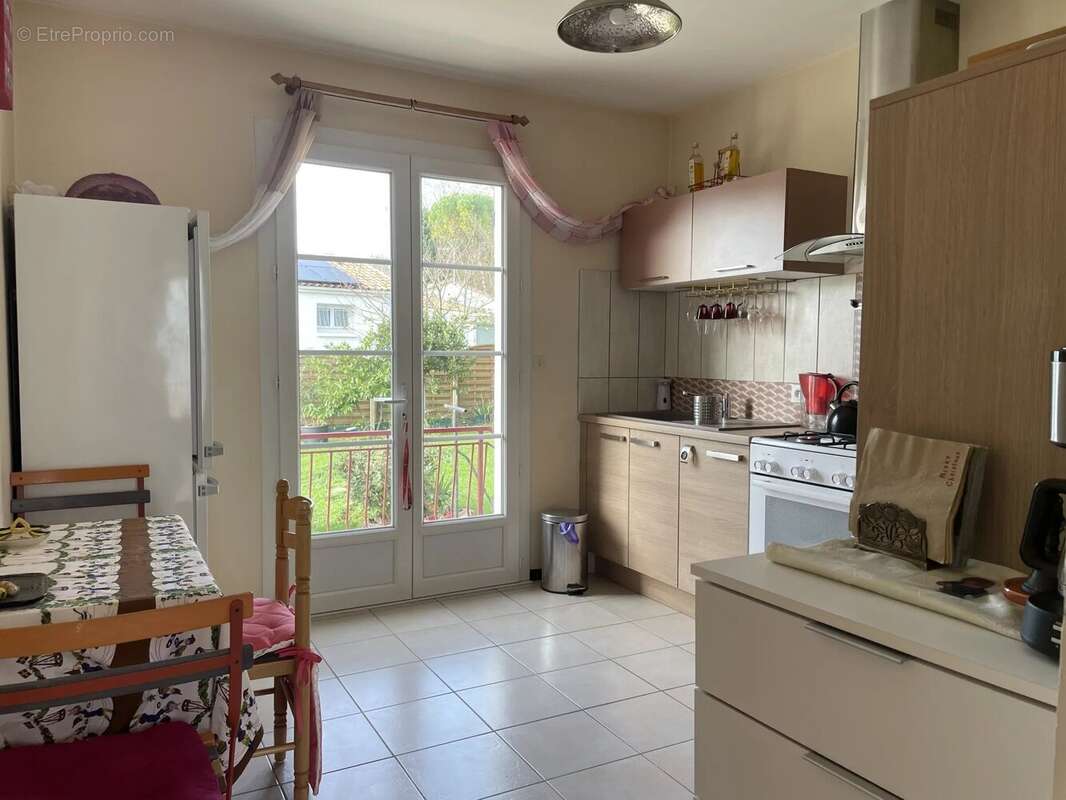 Maison familiale avec potentiel locatif à proximité de Saintes - photo 12