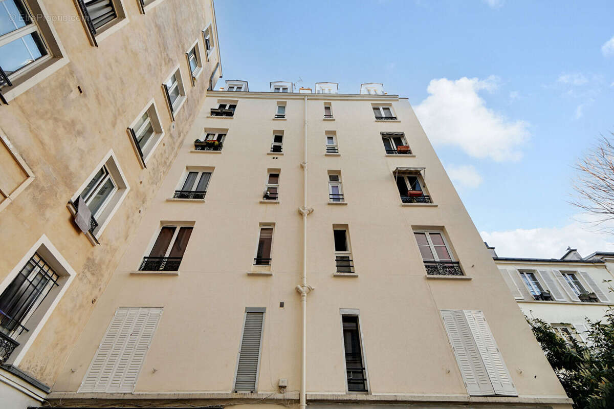 Appartement à PARIS-18E