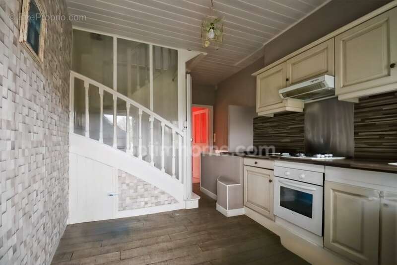 Maison à MAGNAC-LAVAL