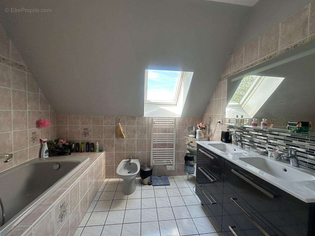 Maison à PONT-L&#039;EVEQUE