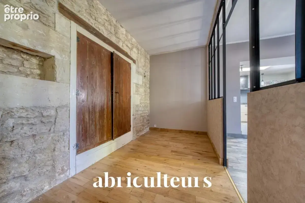 Maison de caractère - 242 m² - Saintes - photo 5