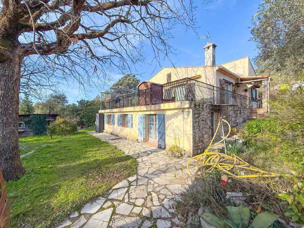 Maison à TOURRETTES-SUR-LOUP