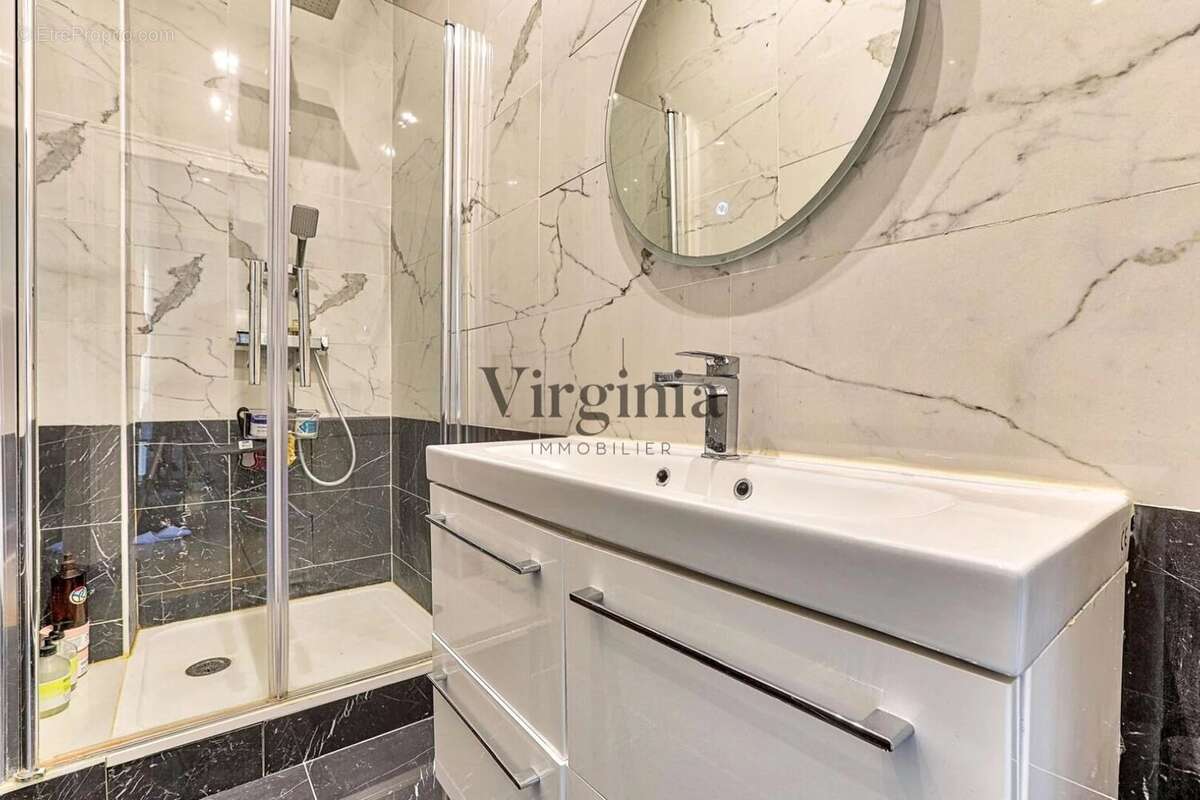 Appartement à CHARENTON-LE-PONT