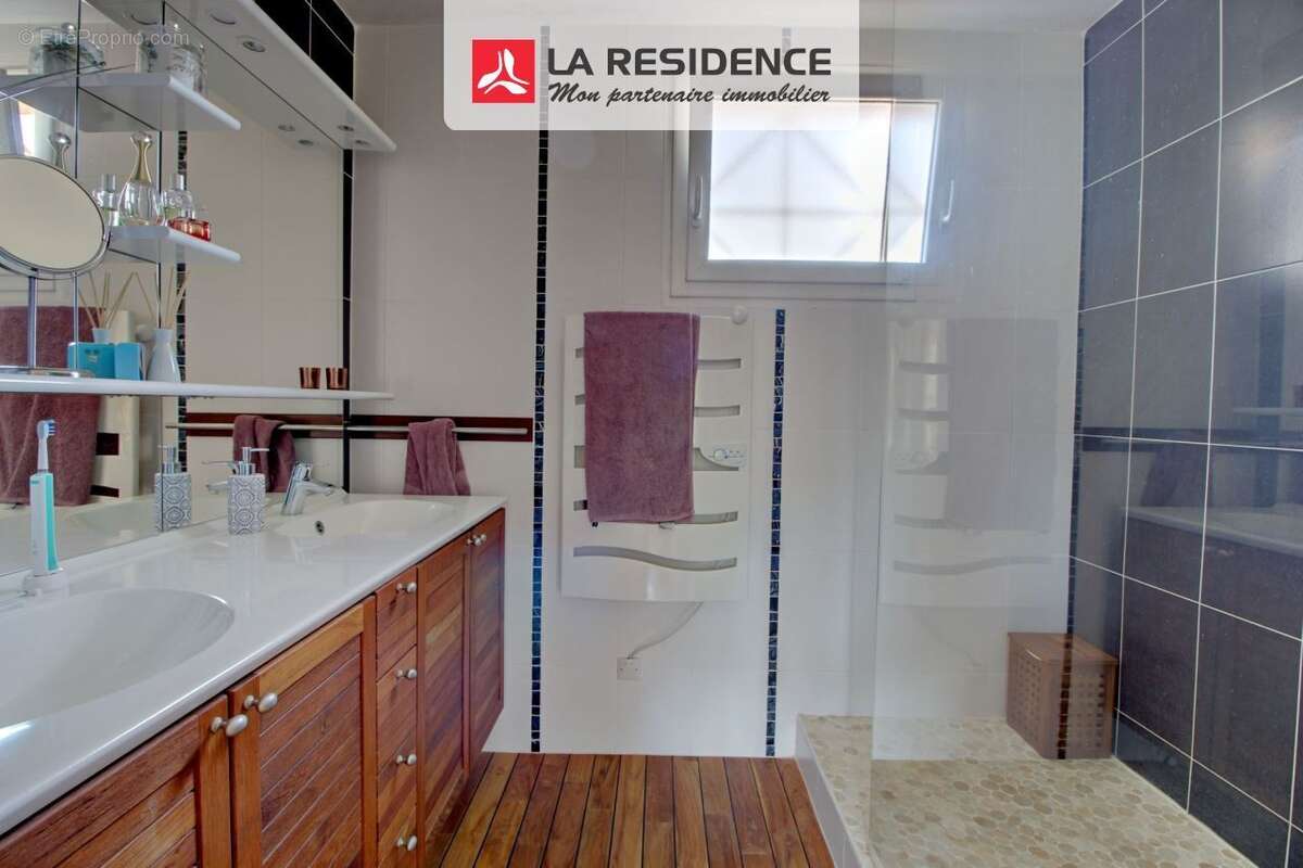 Maison à VERNEUIL-SUR-SEINE