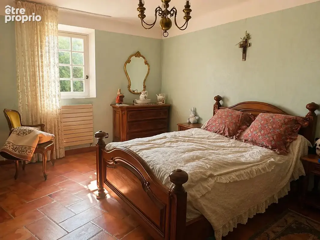 Maison de 246 m² avec sous-sol de 100 m², 3 garages fermés, piscine, sur 1849 m² de terrain en vente à Allauch - photo 12