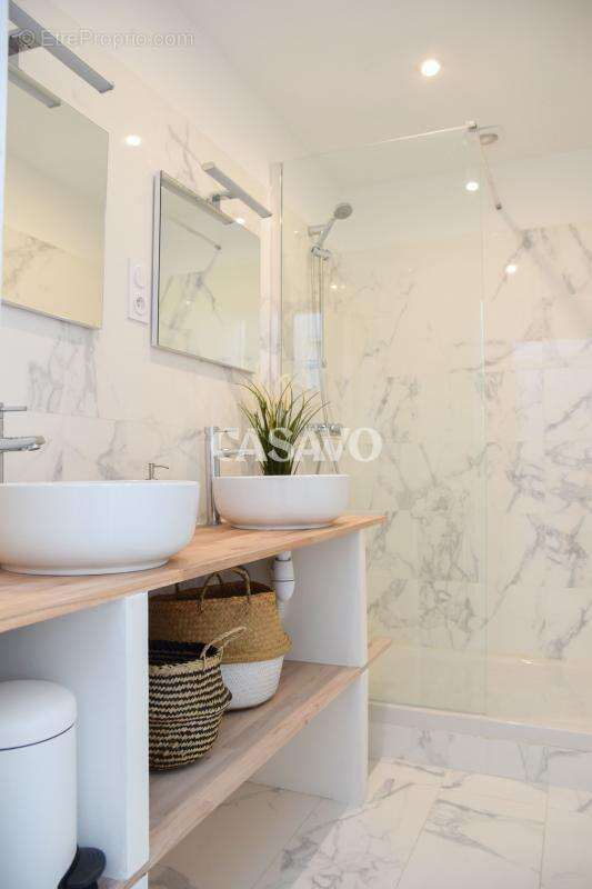 Appartement à MARSEILLE-1E