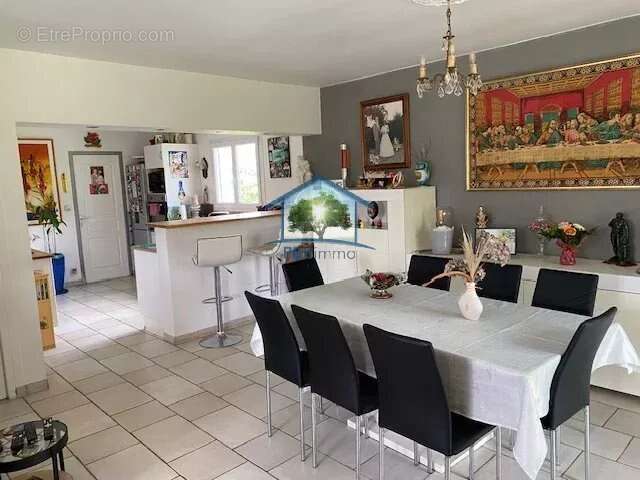 Maison à BUCHY