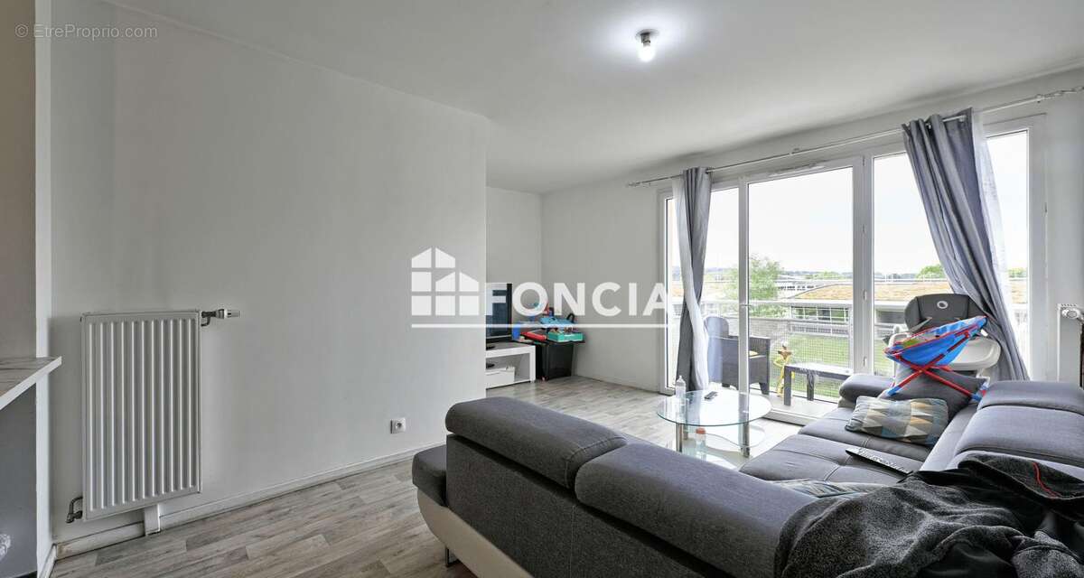Appartement à JOUY-LE-MOUTIER