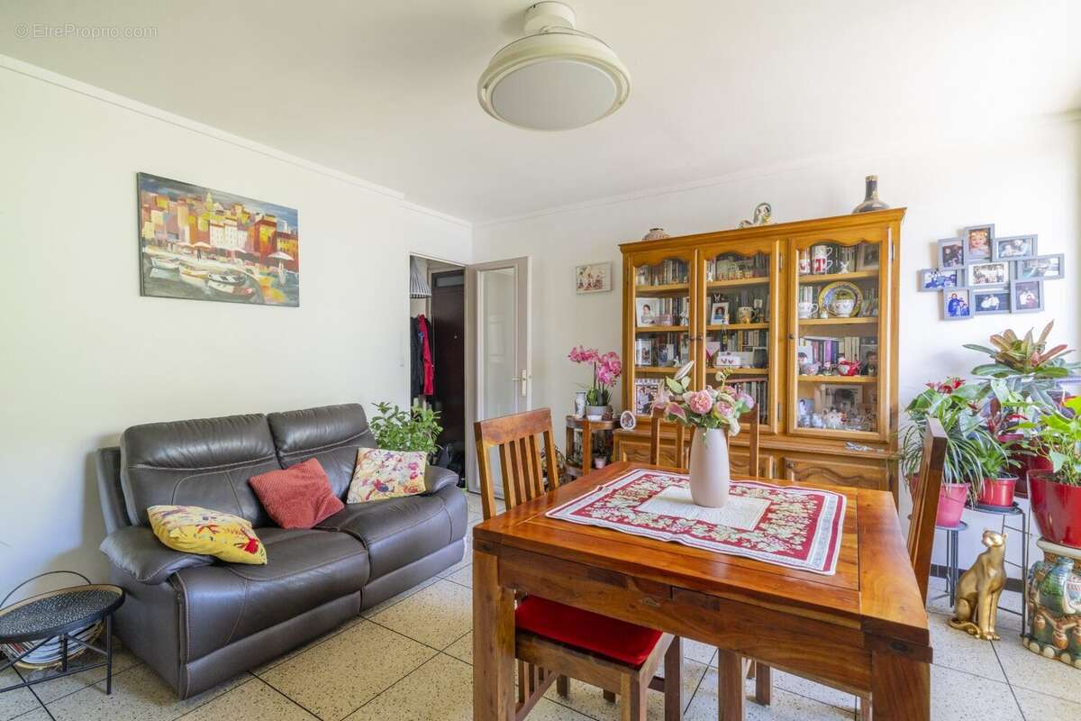 Appartement à MARSEILLE-12E