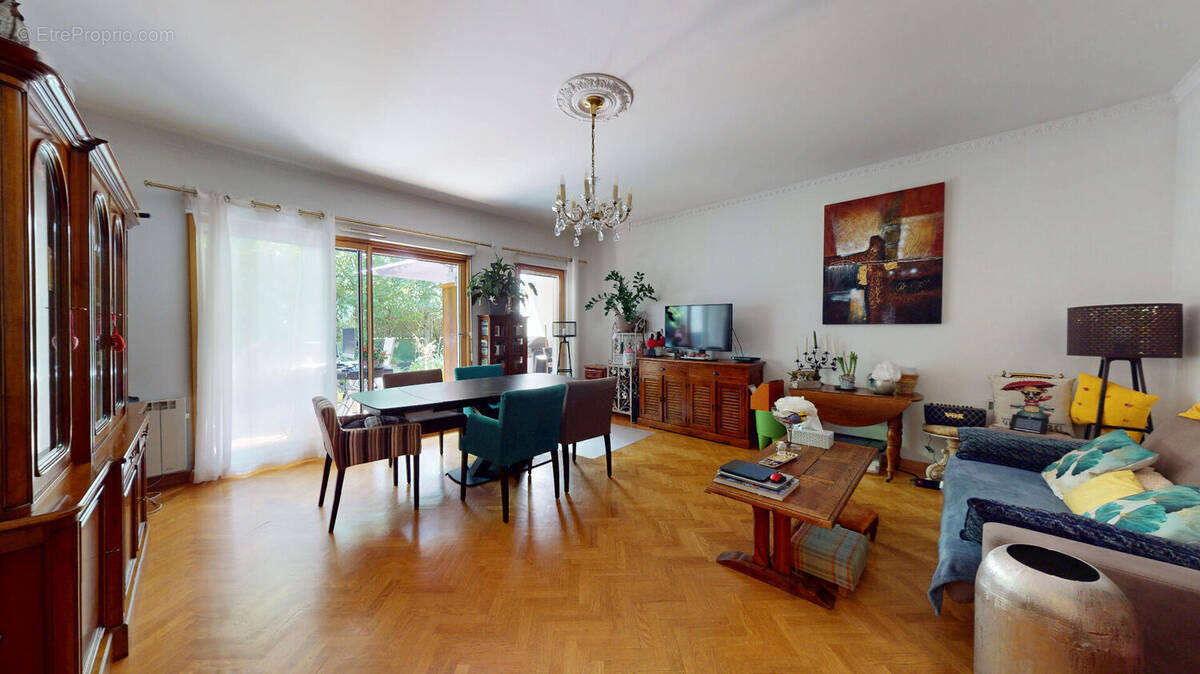 Appartement à SAINT-CYR-L'ECOLE