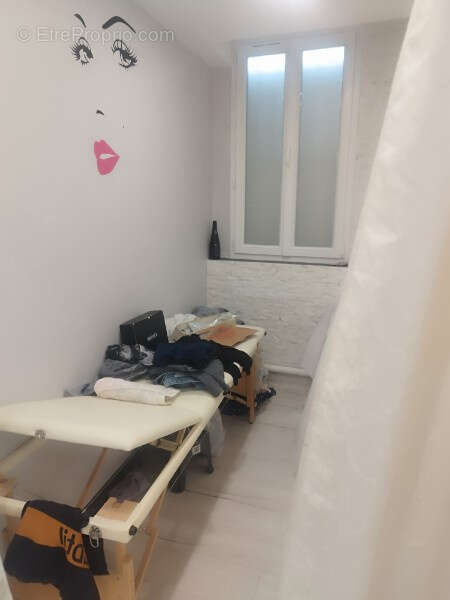 Commerce à PARIS-20E