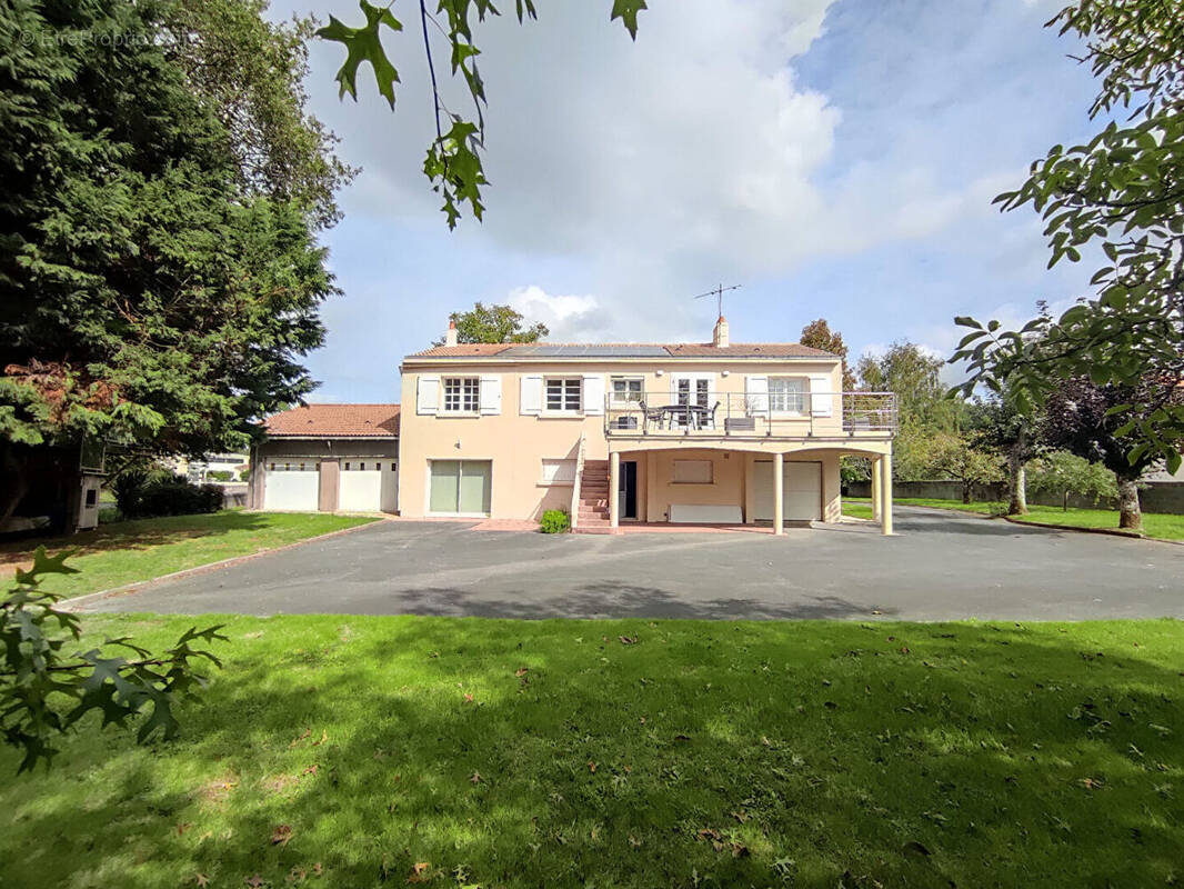 Maison à SAINTE-FLAIVE-DES-LOUPS