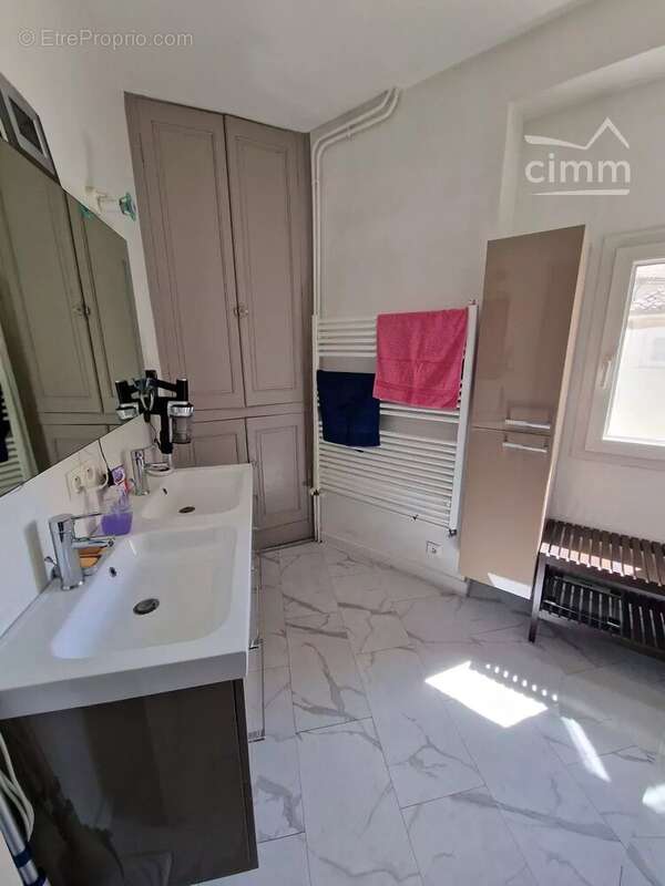 Maison à SAINTE-CECILE-LES-VIGNES