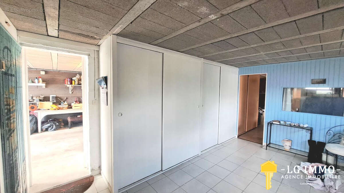 Belle maison de ville , vue dégagée  200m des commerces . - photo 17