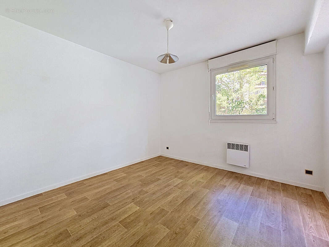 Appartement à MARSEILLE-5E