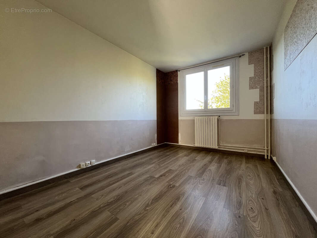 Appartement à NEAUPHLE-LE-CHATEAU