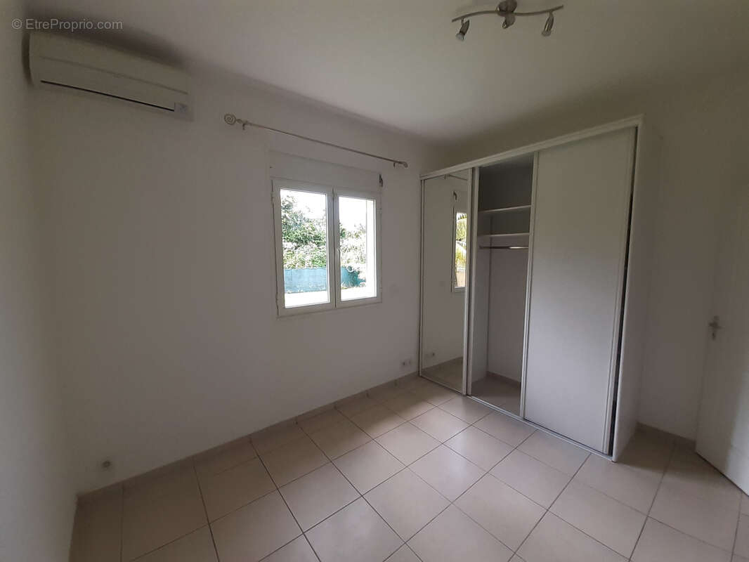 Maison à PETIT-BOURG