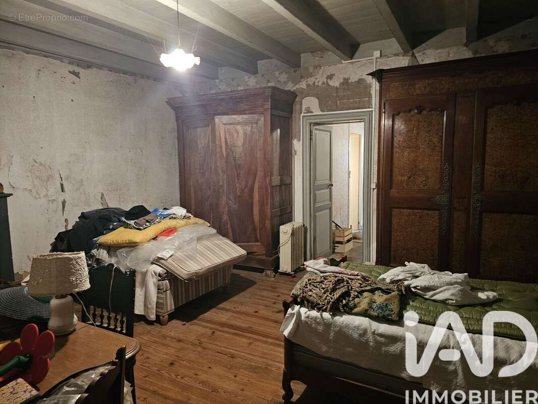 Maison 230 m² à Dampierre-Sur-Boutonne  - photo 5