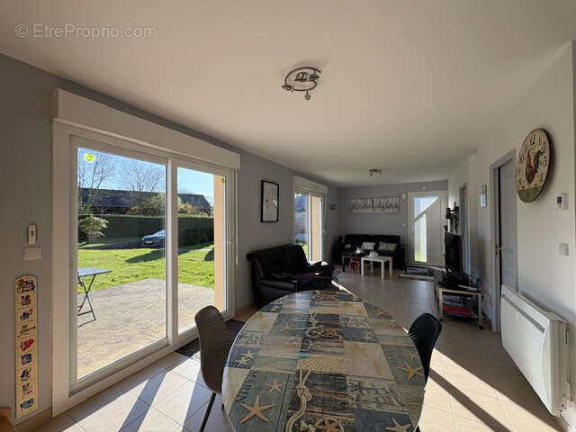 Maison à COLLEVILLE-SUR-MER