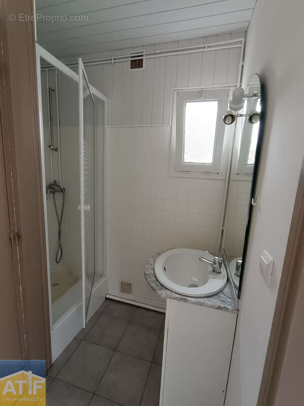 Appartement à LE MAYET-DE-MONTAGNE