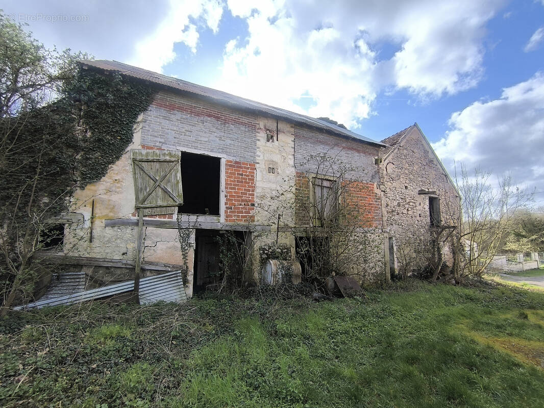 Maison à COURMONT