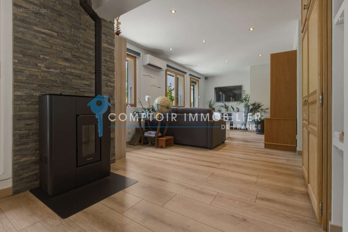 Appartement à SAINT-ISMIER