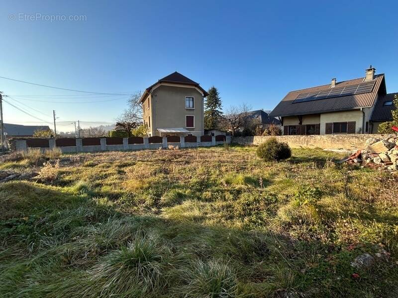 Terrain à SAINT-ALBAN-LEYSSE