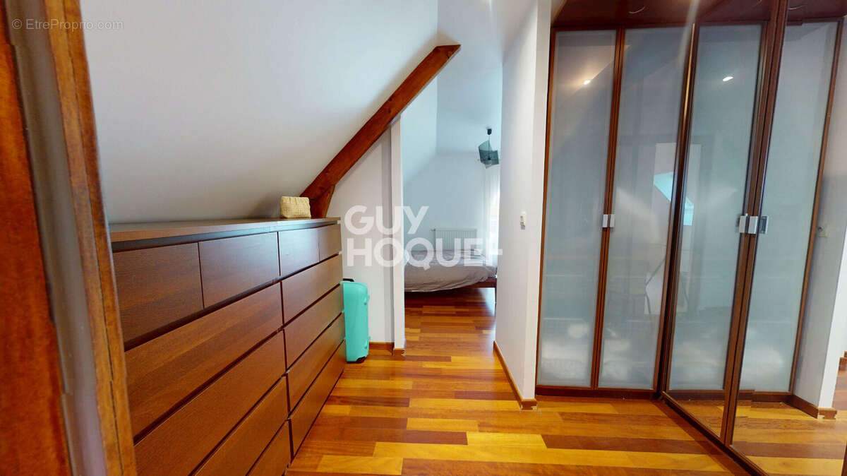 Maison à SAINT-CYR-SUR-LOIRE