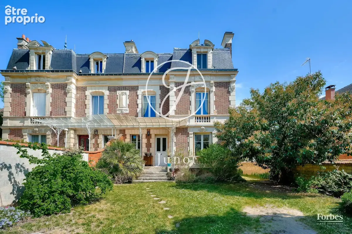 Maison à LE VESINET